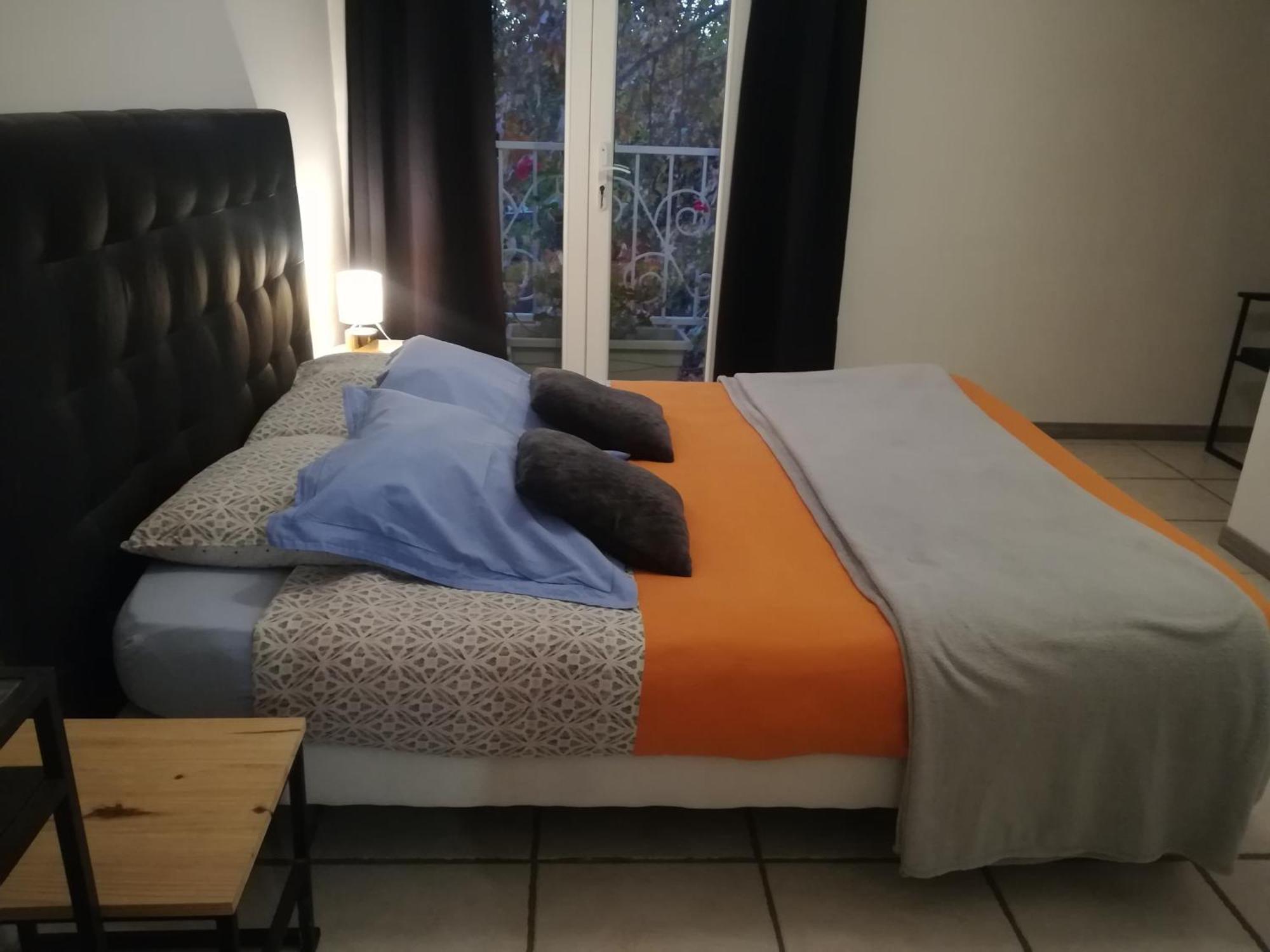 Au Pays Du Ventoux Bed & Breakfast Le Thor Room photo